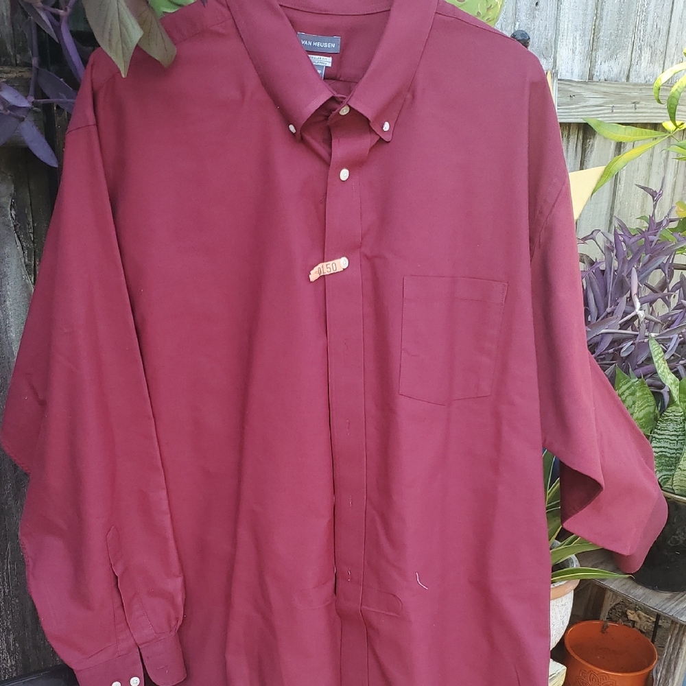 Van Heusen Men's Burgundy Dress Shirt